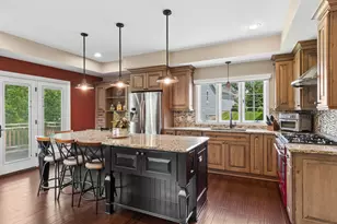 550 Rose Ln, Bartlett, IL 60103 - Photo 8