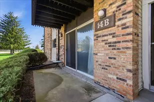 14B Kingery Quarter, Willowbrook, IL 60527 - Photo 2