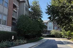 275 E Railroad Ave, Bartlett, IL 60103 - Photo 2