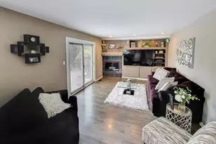 309 E Russet Way, Palatine, IL 60067 - Photo 6