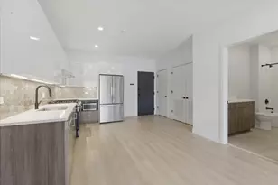 948 W Sunnyside Ave, Chicago, IL 60640 - Photo 6