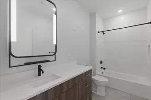 948 W Sunnyside Ave, Chicago, IL 60640 - Photo 10
