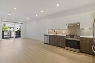 948 W Sunnyside Ave, Chicago, IL 60640 - Photo 2