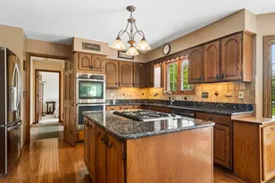 305 Anne Ct, Prospect Heights, IL 60070 - Photo 8