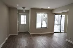 411 Stevenson Pl, Vernon Hills, IL 60061 - Photo 6