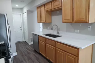 411 Stevenson Pl, Vernon Hills, IL 60061 - Photo 8