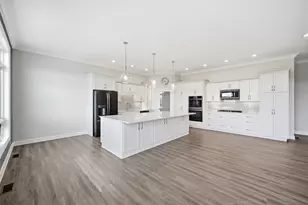 718 Independence Ave, Sycamore, IL 60178 - Photo 12