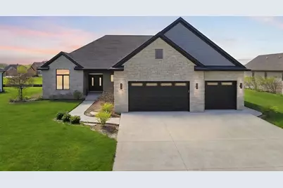 718 Independence Avenue, Sycamore, IL 60178 - Photo 1