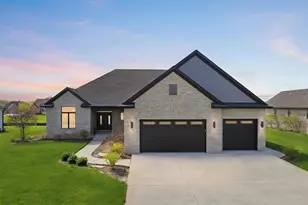 718 Independence Ave, Sycamore, IL 60178 - Photo 1
