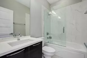 1525 W Fry St, Chicago, IL 60642 - Photo 22