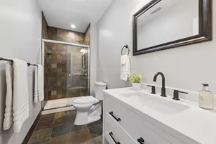 4340 N Sheridan Rd, Chicago, IL 60613 - Photo 10
