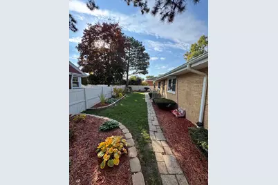 901 Brookline Lane, Park Ridge, IL 60068 - Photo 22