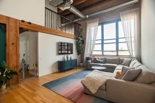 1727 S Indiana Ave, Chicago, IL 60616 - Photo 2