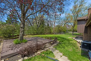 2806 N Dryden Pl, Arlington Heights, IL 60004 - Photo 40