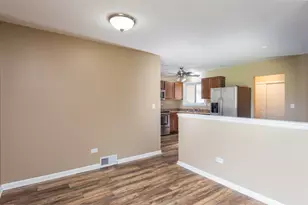 2625 Varonen Ave, Waukegan, IL 60087 - Photo 12