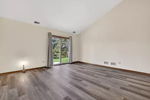 3431 Lake Side Cir, Joliet, IL 60431 - Photo 4