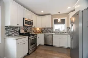 9840 S St Louis Ave, Evergreen Park, IL 60805 - Photo 4