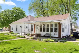 303 E 4th St, Long Point, IL 61333 - Photo 4