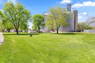 303 E 4th St, Long Point, IL 61333 - Photo 40
