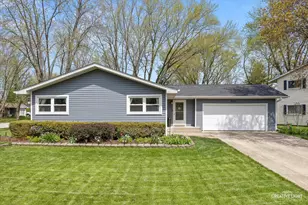 850 Arthur Dr, Elgin, IL 60120 - Photo 2