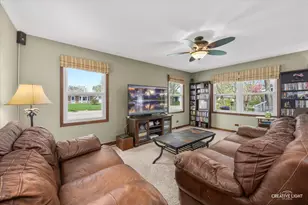 850 Arthur Dr, Elgin, IL 60120 - Photo 10