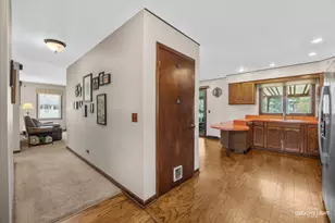 850 Arthur Dr, Elgin, IL 60120 - Photo 4