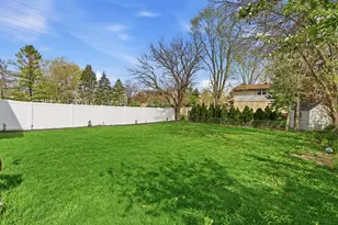 1065 N Smith St, Palatine, IL 60067 - Photo 38