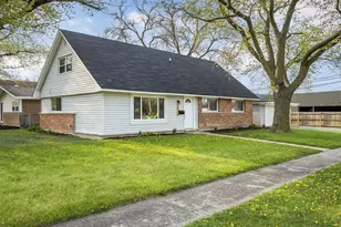 3830 167th Pl, Country Club Hills, IL 60478 - Photo 2