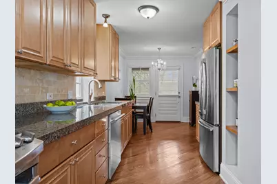 842 Lyster Road, Highwood, IL 60040 - Photo 8