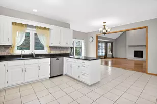 406 E Diane Dr, Palatine, IL 60074 - Photo 12