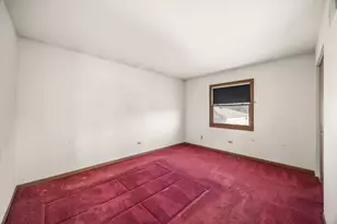 931 Miller Pl, Phoenix, IL 60426 - Photo 6