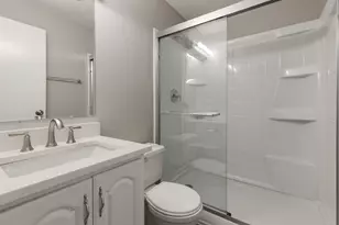 135 Encina Dr, Naperville, IL 60540 - Photo 20