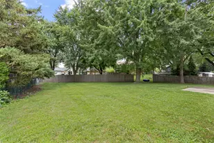 135 Encina Dr, Naperville, IL 60540 - Photo 24