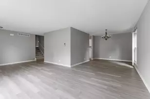 135 Encina Dr, Naperville, IL 60540 - Photo 4