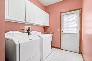 2598 Chasewood Ct, Aurora, IL 60502 - Photo 8