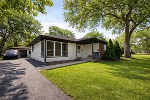 2109 Park St, Rolling Meadows, IL 60008 - Photo 2