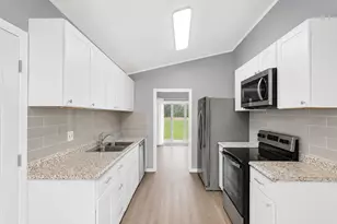 135 Westwood Dr, Park Forest, IL 60466 - Photo 2