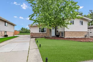 135 Westwood Dr, Park Forest, IL 60466 - Photo 1