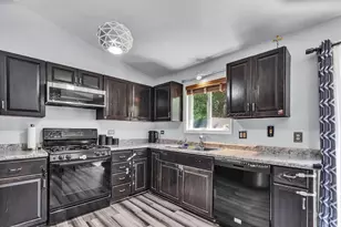 1438 Maple Ridge Ct, Carol Stream, IL 60188 - Photo 4