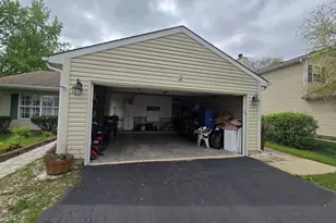 1438 Maple Ridge Ct, Carol Stream, IL 60188 - Photo 18