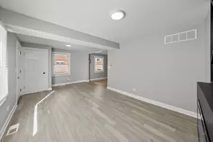 6040 W 79th St, Burbank, IL 60459 - Photo 8