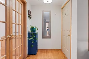 407 S Oak Park Ave, Oak Park, IL 60302 - Photo 2