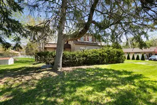 2416 7th St, Moline, IL 61265 - Photo 6