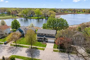 2025 Ivy Ct, Schaumburg, IL 60194 - Photo 2