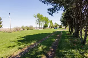 3743 S 8500E Rd, Saint Anne, IL 60964 - Photo 30