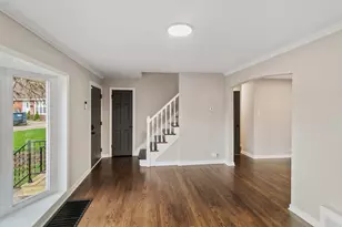18600 Golfview Ave, Homewood, IL 60430 - Photo 6