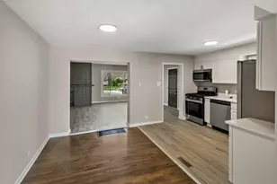 18600 Golfview Ave, Homewood, IL 60430 - Photo 8
