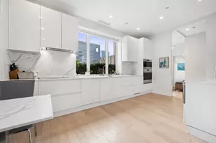 55 E Erie St, Chicago, IL 60611 - Photo 14