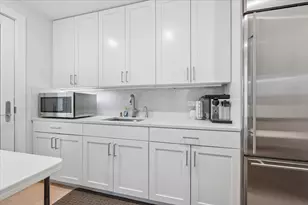 55 E Erie St, Chicago, IL 60611 - Photo 32