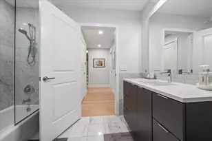 55 E Erie St, Chicago, IL 60611 - Photo 28
